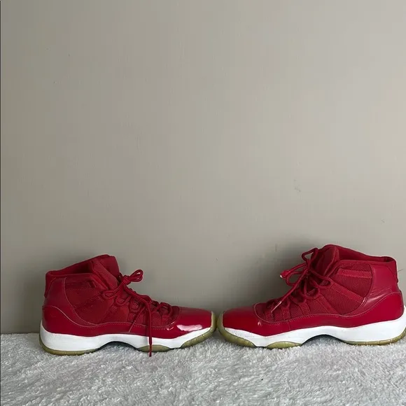 Air Jordan 11 Retro Youth 7  Red and White Like 96 Activewear Casual Sneakers