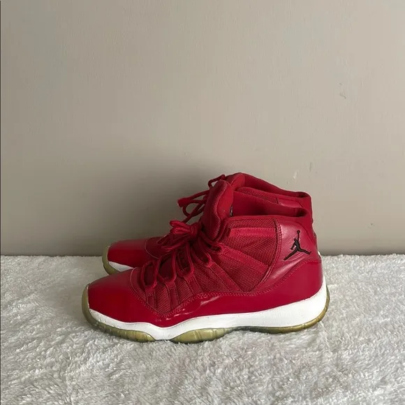 Air Jordan 11 Retro Youth 7  Red and White Like 96 Activewear Casual Sneakers