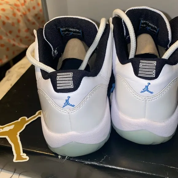 Air jordan 11s Retro low ( GS )