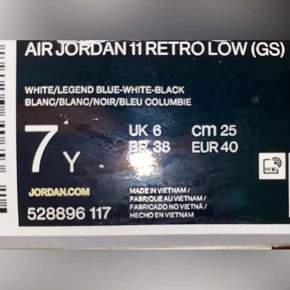 Air jordan 11s Retro low ( GS )