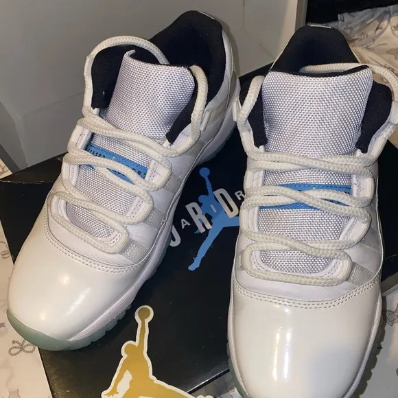 Air jordan 11s Retro low ( GS )