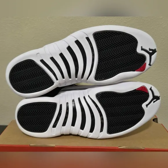 Air Jordan 12 PLAYOFFS