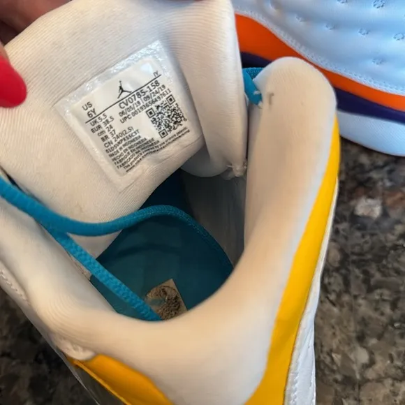 Air Jordan 13 Retro Colorful Sneakers EUC 6Y big kid
