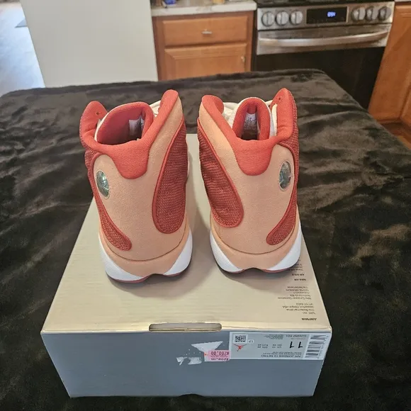 Air Jordan 13 Retro Mens 11 Dune Red / Red Terra Blush .. SIZE 11