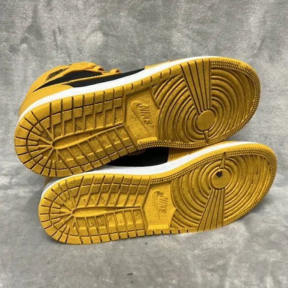 Air Jordan 1’s Retro High OG “Pollen” Sneakers Size 6