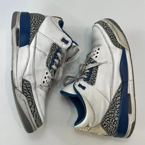 Air Jordan 3 Retro 2011 True Blue Sneakers
