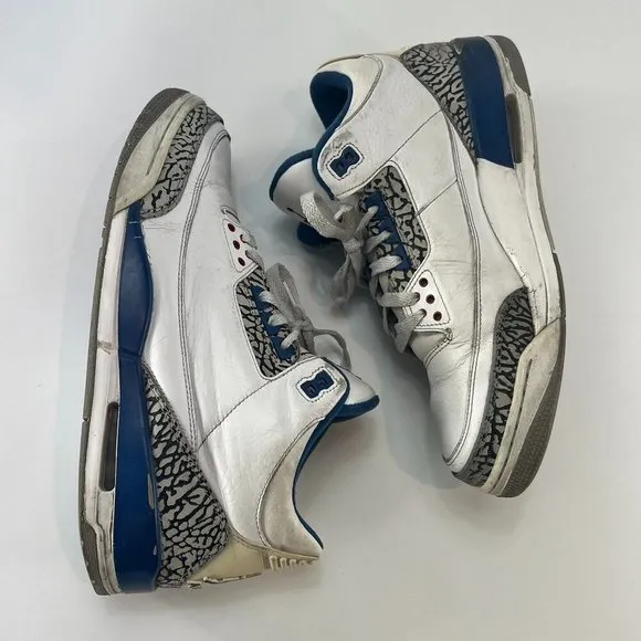 Air Jordan 3 Retro 2011 True Blue Sneakers