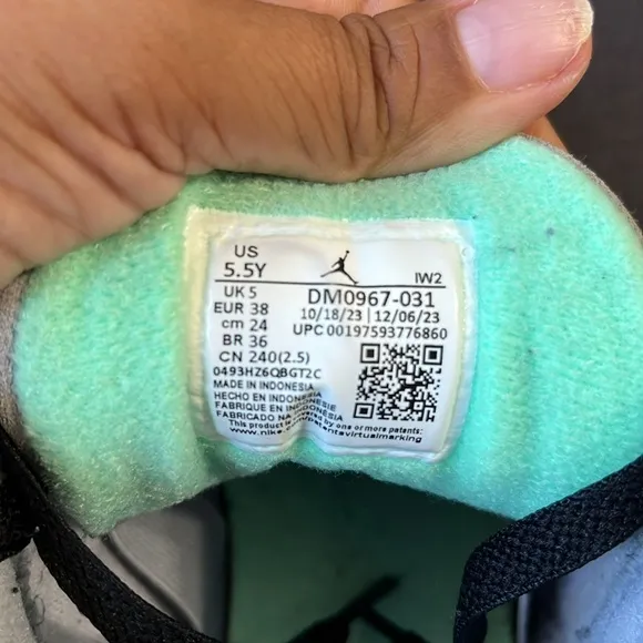 Air Jordan 3 Retro Green Glow Big Boy Size 5.5