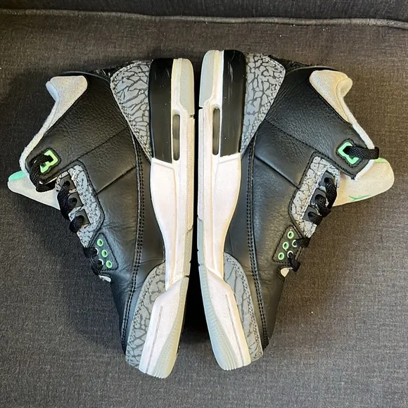 Air Jordan 3 Retro Green Glow Big Boy Size 5.5