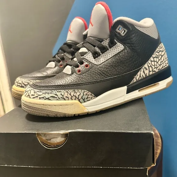 Air Jordan 3 Retro OG BG Black and Gray Sneakers (Used)