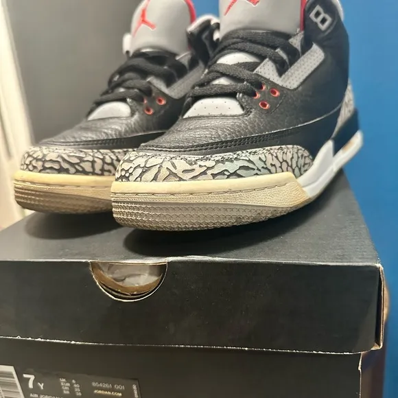 Air Jordan 3 Retro OG BG Black and Gray Sneakers (Used)