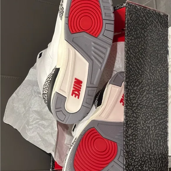 Air Jordan 3 Retro SE Sneakers(never worn)