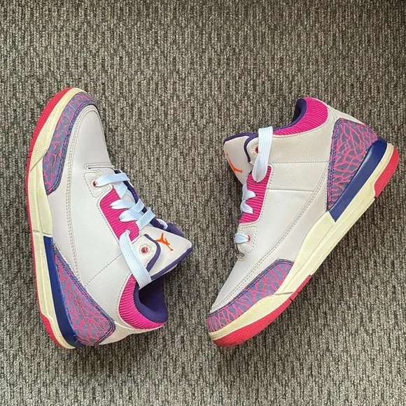 Air Jordan 3 Retro Size 3Y 441140-500 Barely Grape/Fire Pink Sneakers