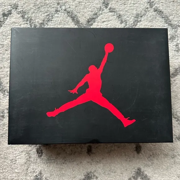 Air Jordan 3 Retro White and Midnight Navy Sneakers