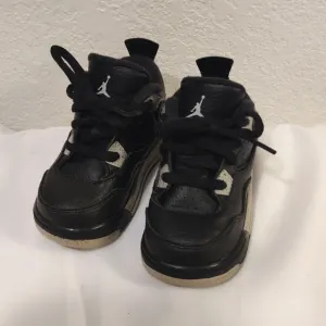 AIR Jordan 4 retro Oreo sneakers toddler size 5c
