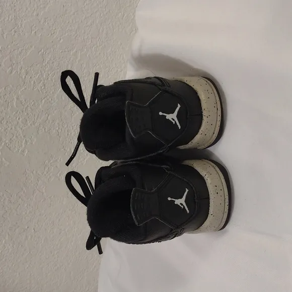AIR Jordan 4 retro Oreo sneakers toddler size 5c