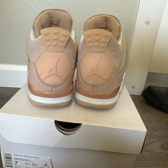 Air Jordan 4 Retro Pink Sneakers
