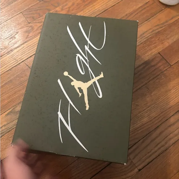 Air Jordan 4 Retro SE Craft Sneakers brand new