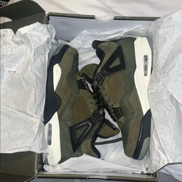 Air Jordan 4 Retro SE Craft