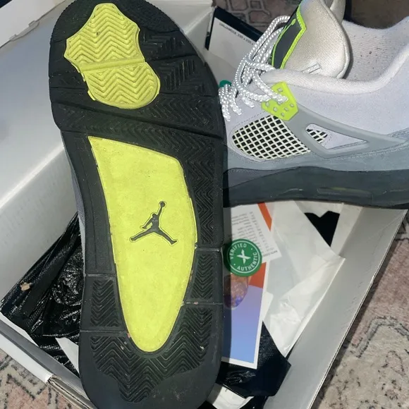 Air Jordan 4 Retro SE Sneakers