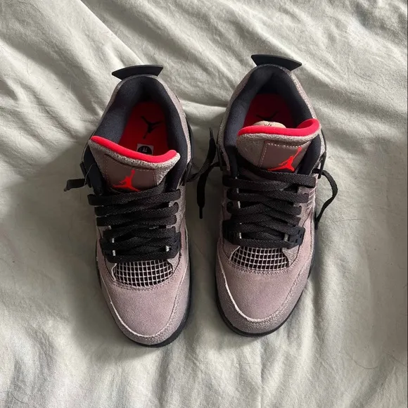Air Jordan 4 Retro Taupe Haze