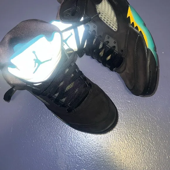 Air Jordan 5 Retro 'Aqua' Sneakers 7Y/ Sz 8