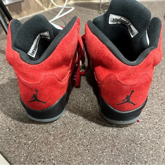 Air Jordan 5 Retro GS size 6 Raging Bull