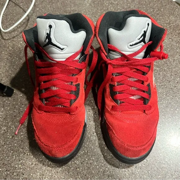 Air Jordan 5 Retro GS size 6 Raging Bull