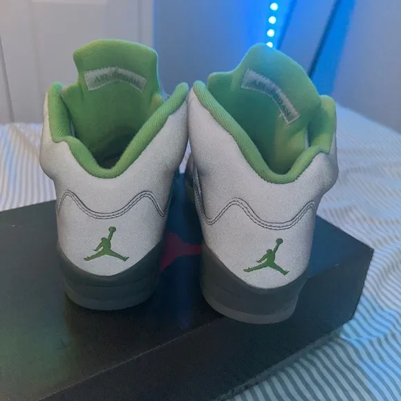 Air Jordan 5 Retro GS size 6.5youth