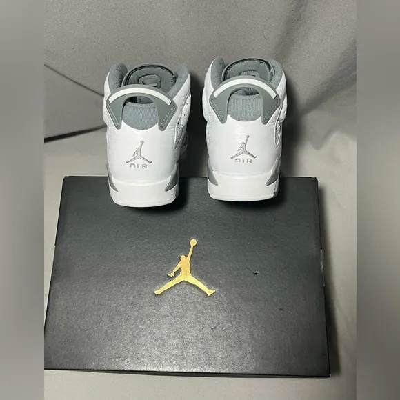 Air Jordan 6 Retro (GS) size 6 Y - used in Extremely good condition with box