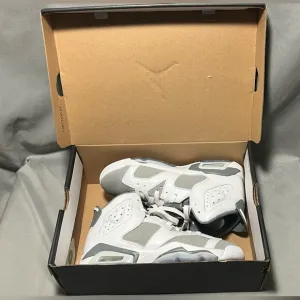 Air Jordan 6 Retro (GS) size 6 Y - used in Extremely good condition with box