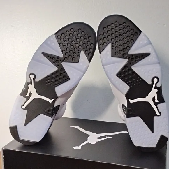 Air Jordan 6 RETRO White and Black Sneakers brand New