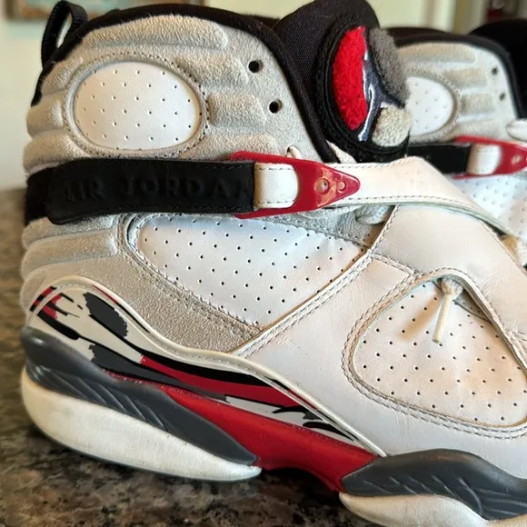 Air Jordan 8 retro bugs bunny with card White and Black Sneakers GUC 10