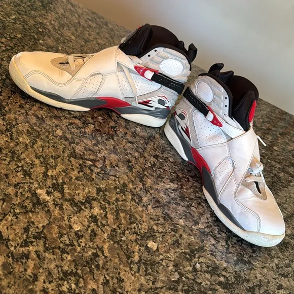 Air Jordan 8 retro bugs bunny with card White and Black Sneakers GUC 10