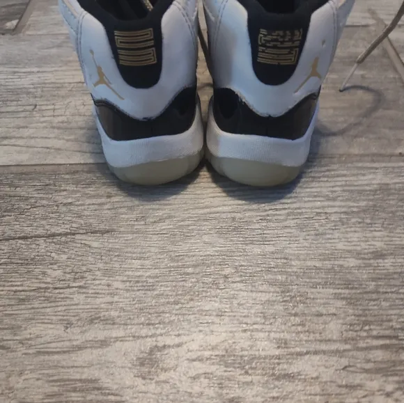 Air Jordan Gratitude Youth Size 12 Leather White/Metallic Gold/Black