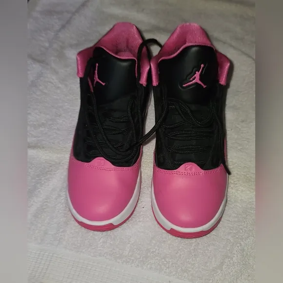 Air Jordan Max Aura 2 GS Pink and Black Sneakers