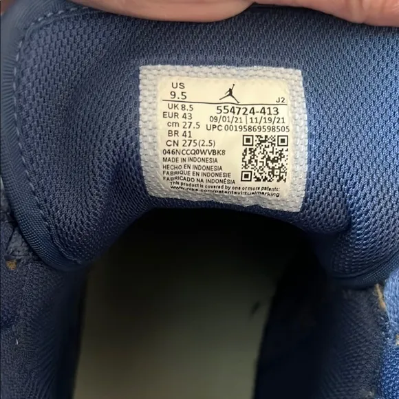 Air Jordan Mid Sneakers in Blue and Green