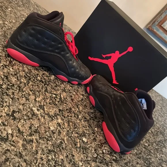Air Jordan retro 13 Dirty bred Red black cat playoffs Sneakers EUC 10.5
