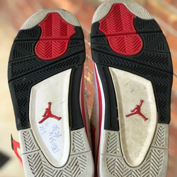 Air Jordan Retro 4 “Red Cement” Size 7Y / 8.5 Wmns