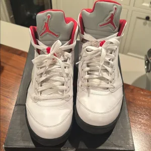 Air Jordan Retro 5 - Size 10.5