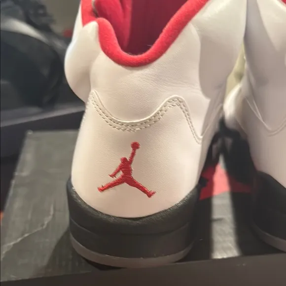 Air Jordan Retro 5 - Size 10.5