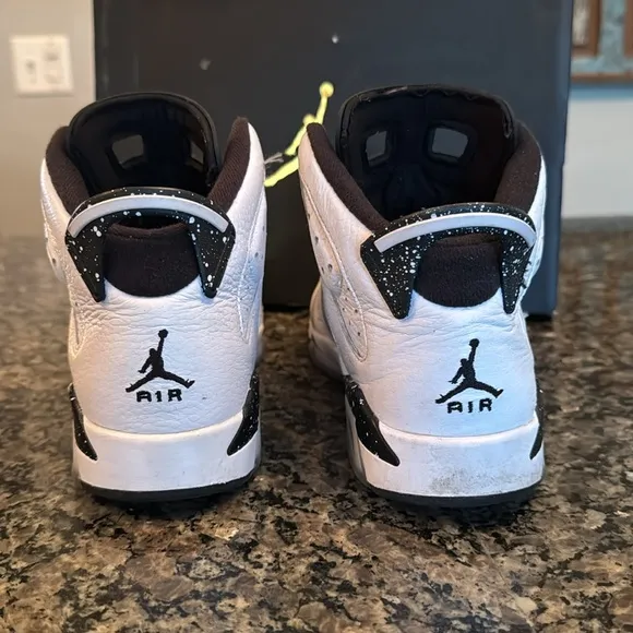 Air Jordan retro 6 reverse Oreo White and Black Sneakers GUC 7Y