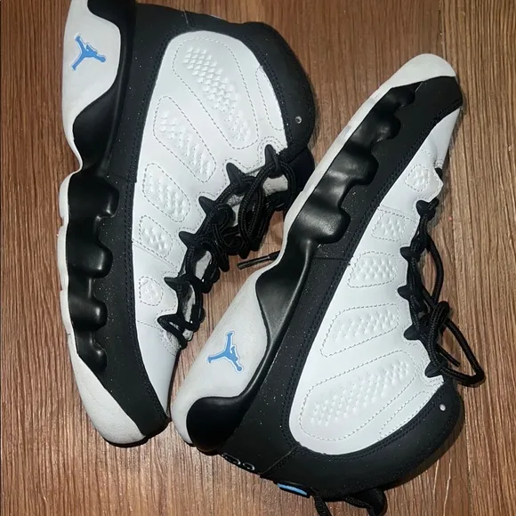 Air Jordan Retro 9 Sneakers - Black and White