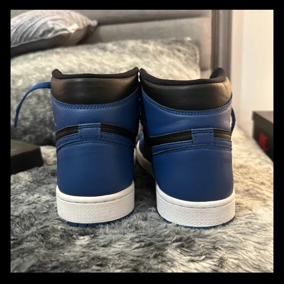 Air Jordan Retro High OG ‘Dark Marina Blue’