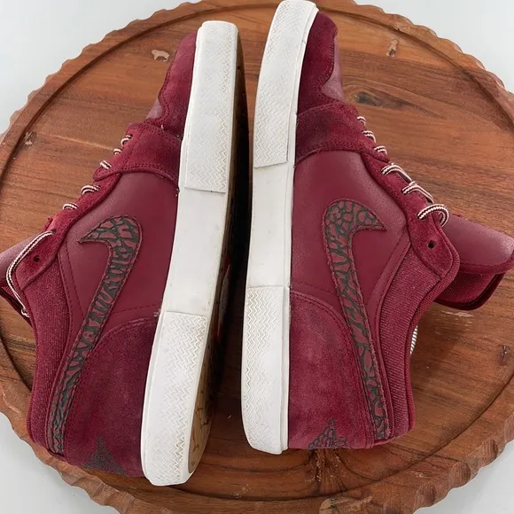 AIR JORDAN V.1 Retro Red  Maroon Sneakers 10.5