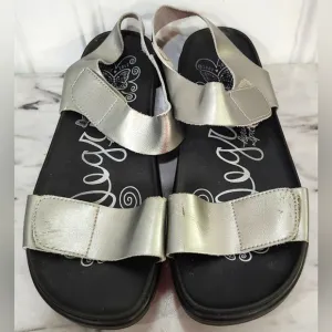 Alegria Playa Pewter Patent sandals women's size 37/6.5-7