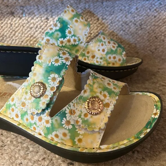 Alegria Sandra Genuine Leather Adjustable ComingUp Daises Floral Slide Sandals