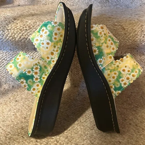 Alegria Sandra Genuine Leather Adjustable ComingUp Daises Floral Slide Sandals