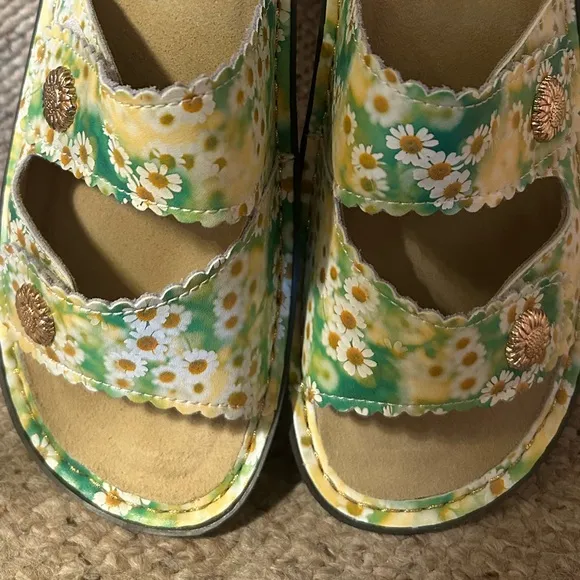 Alegria Sandra Genuine Leather Adjustable ComingUp Daises Floral Slide Sandals