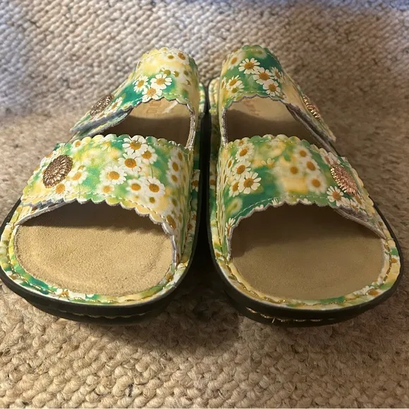 Alegria Sandra Genuine Leather Adjustable ComingUp Daises Floral Slide Sandals